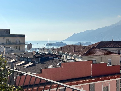 Foto Attico in Via Arce 40, Salerno Centro di 122 m² con 5 locali