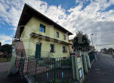 Foto Appartamento in Via Patuzza 18, Mazzano Molinetto di 184 m² in vendita