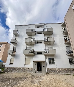 Foto Appartamento in Bolzano, Cagliari Bonaria di 80 m² con 3 locali