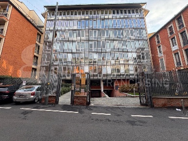 Foto Ufficio in Fieno, Milano Missori di 300 m² con 7 locali in vendita