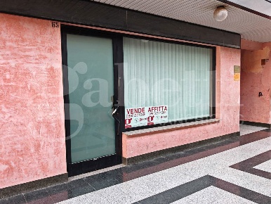 Foto Negozio in Via Vittorio Alfieri s/n, Venafro Centro di 65 m²
