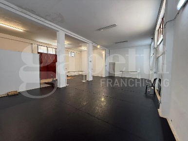 Foto Magazzino in Via dei Giacinti 28, Catania Rapisardi di 287 m²