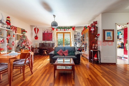 Foto Appartamento in Via Trasaghis 11, Roma Labaro di 108 m² con 3 locali