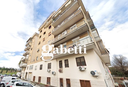 Foto Appartamento in Via TOLMEZZO 67, Roma Villa Gordiani di 52 m²