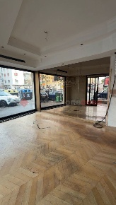 Foto Negozio in Largo dei Colli Albani 36, Roma Colli Albani di 150 m²