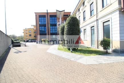 Foto Ufficio a Brugherio di 71 m² con 2 locali in vendita