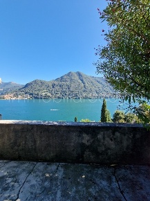 Foto Appartamento in Via Ranzato, Moltrasio di 90 m² con 2 locali