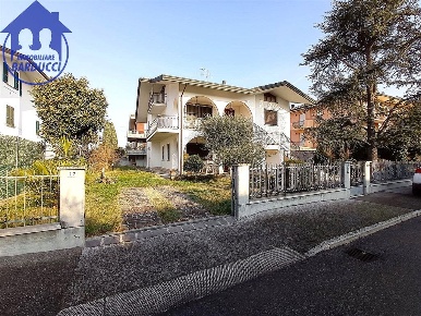 Foto Casa indipendente in Via Aldo moro, San Mauro Pascoli Centro di 310 m²
