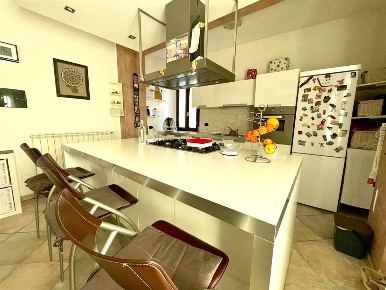 Foto Appartamento in Via Del Fontanone, Azzate Centro di 90 m² con 3 locali