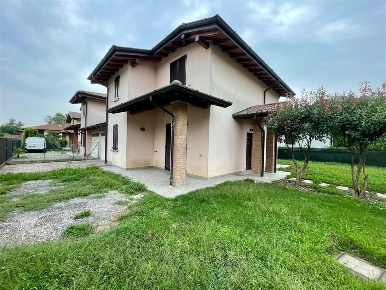 Foto Villa unifamiliare in Via Stazione, Casale Litta Villadosia di 160 m²