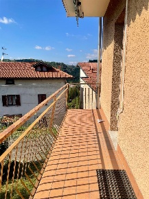 Foto Appartamento in Via Don Gnocci, Malnate Centro di 70 m² con 2 locali