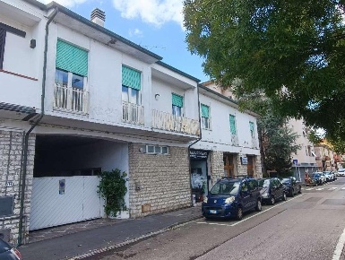 Foto Appartamento a Ponsacco Centro di 600 m² con 5 locali in vendita