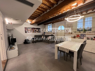 Foto Appartamento a Lucca Piazza Anfiteatro - Torre Guinigi di 60 m²