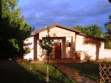 Foto Casale a Castiglione del Lago Vitellino di 437 m² con 12 locali