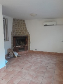 Foto Appartamento a Livorno Pontino - Bastia di 95 m² con 4 locali