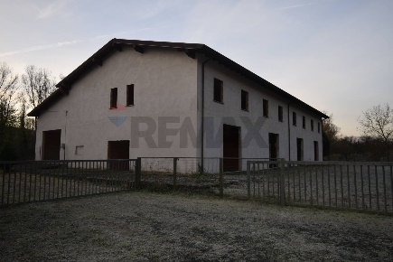Foto Rustico in case sparse monte basso, Castell'Arquato di 1450 m²