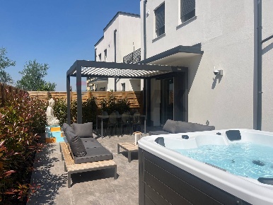 Foto Villa a schiera in Via Pascoli, Cava Manara Centro di 216 m²