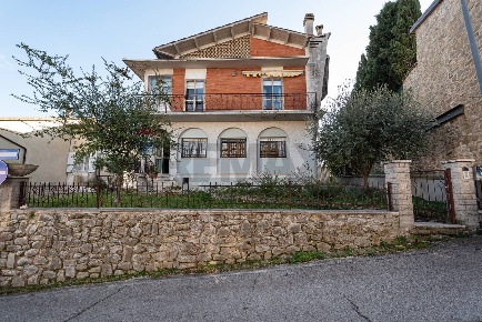 Foto Casa indipendente in via rossini gioacchino, Cingoli Strada di 312 m²