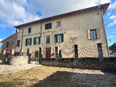 Foto Appartamento in strada della Peruzza, Siena di 103 m² con 5 locali