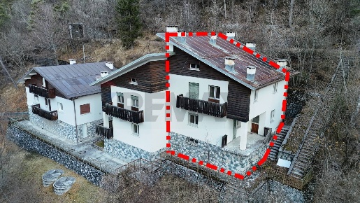 Foto Villa bifamiliare in Via Pontesei, Val di Zoldo di 170 m² con 8 locali