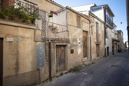 Foto Casa indipendente a Licodia Eubea di 150 m² con 5 locali in vendita