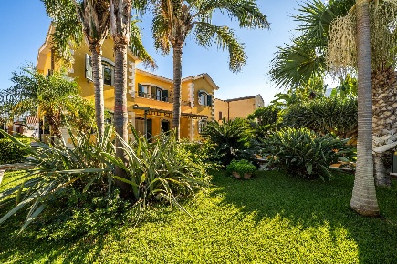 Foto Villa singola in Via Torre Ulisse, Carini Torre Muzza di 298 m²