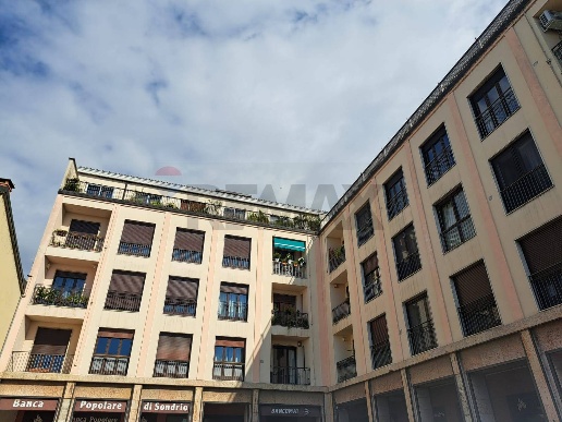 appartamento in vendita a Pavia in zona Centro Città