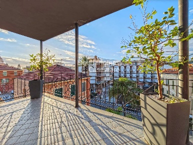 Foto Appartamento in Via Regina Margherita, Bordighera Centro di 66 m²