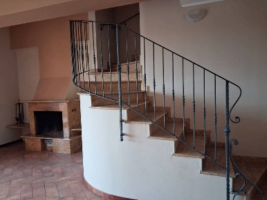 Foto Duplex in Viale Brianza, Varedo di 140 m² con 3 locali in vendita