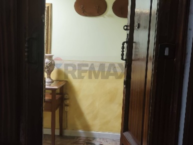 Foto Appartamento in via calata capodichino, Napoli Capodichino di 140 m²