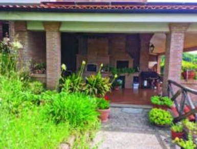 Foto Villa bifamiliare in Via Montegiove Vecchio, Lanuvio di 299 m²