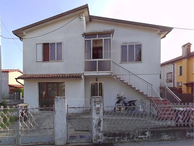 Foto Case indipendenti in Via Gonfo, Noventa di Piave Centro di 141 m²
