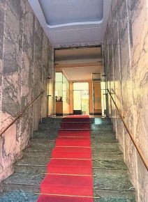 Foto Appartamento in Via Carroccio, Milano Corso Genova di 111 m² all'asta