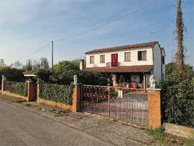 Foto Case indipendenti in Via San Rocco, Montebelluna di 211 m² all'asta