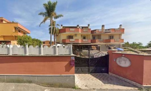 Foto Villa a schiera in Via Della Lontra 17, Ardea di 82 m² con 5 locali