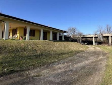 Foto Villa unifamiliare in Via dei Campi, Missaglia Centro di 467 m²