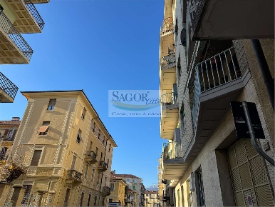 Foto Box in VIA DES GENEYS, Pinerolo Centro di 15 m² con 1 locali