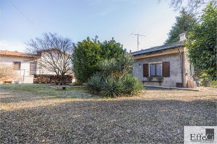 Foto Casa indipendente in Via Cadorna  24, Leggiuno di 60 m² con 3 locali