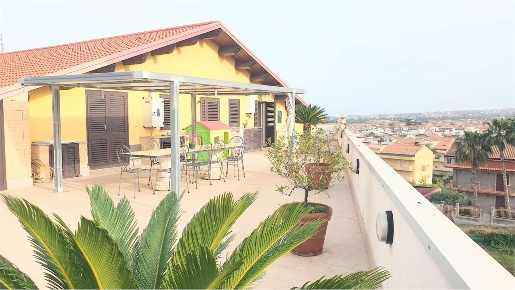 Foto Attico a Mascali di 200 m² con 5 locali in vendita