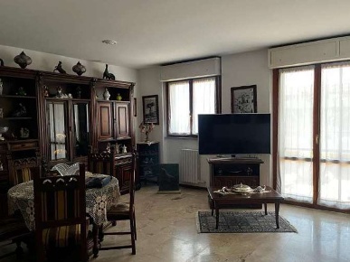 Foto Appartamento in Via Nicola Romeo, Milano Gratosoglio di 195 m²