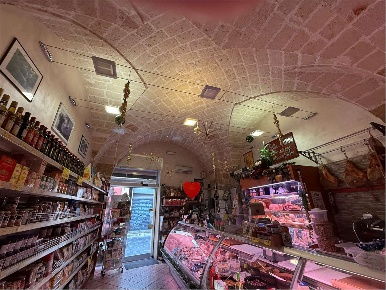 Foto Negozio in Via Carmine 27, Brindisi Centro Storico di 97 m² in vendita