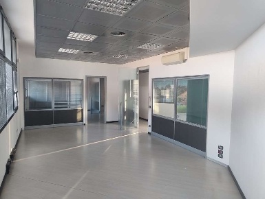 Foto Ufficio in Viale Virgilio, Modena Cittanova - Marzaglia di 288 m²