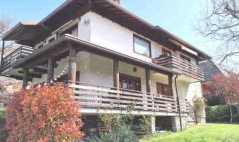 Foto Villa bifamiliare in Via E. De Amicis, Cassina Valsassina di 108 m²