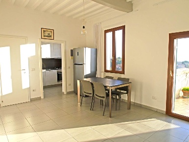 Foto Appartamento a Castelnuovo Berardenga Centro di 86 m² con 5 locali