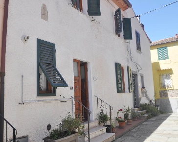 Foto Appartamento in Via Cairoli, Castellina Marittima di 75 m² in vendita