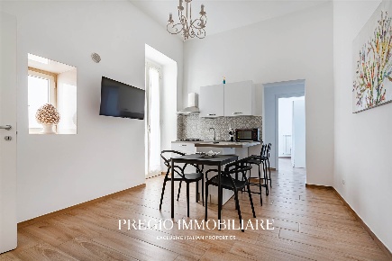 Foto Casa indipendente in Via Micelli, Mola di Bari Centro di 205 m²