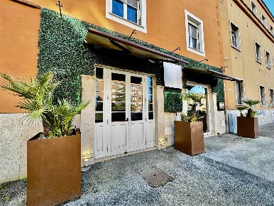 Foto Negozio in Via Cesare Battisti, Latina Centro Storico di 250 m²