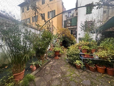 Foto Appartamento a Firenze San Frediano di 100 m² con 4 locali in vendita