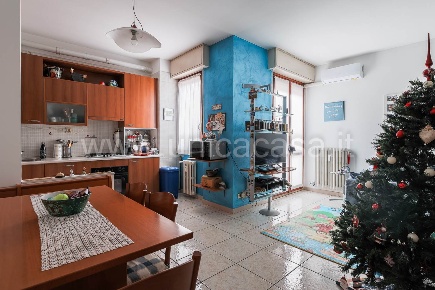 Foto Appartamento in VIA SILVIO PELLICO  8, Cornate d'Adda Centro di 70 m²