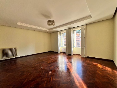 Foto Loft in via dei principati 47, Salerno Centro di 70 m² con 1 locali